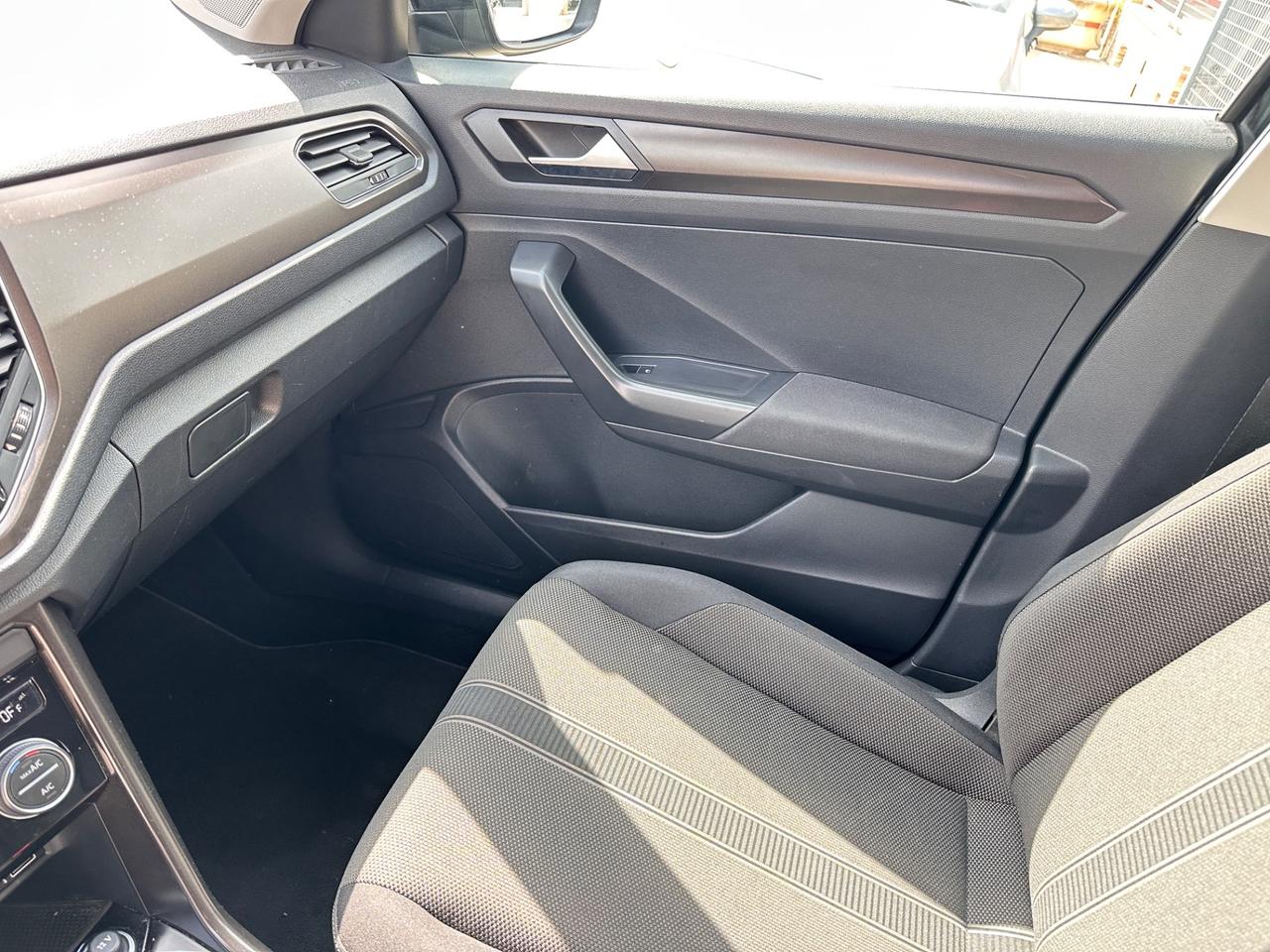 Volkswagen T-Roc 1.6 TDI-2019 LED/NAVI/CAMERA