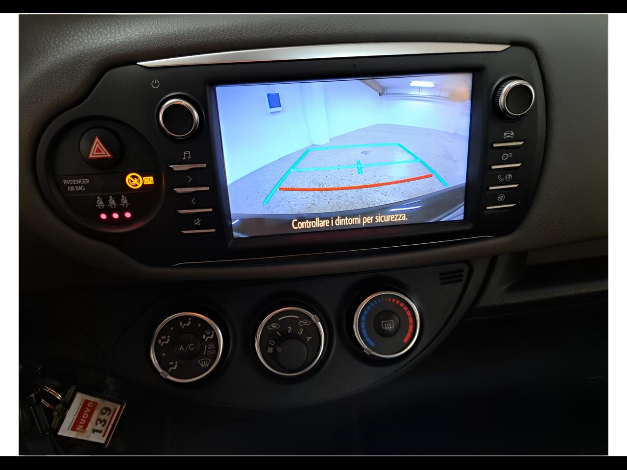 TOYOTA Yaris 5p 1.0 Active