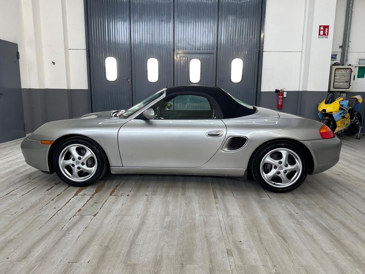 Porsche Boxster 2.5i 24V cat