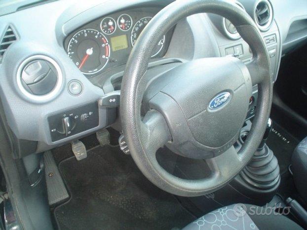 Ford Fiesta 1.4 TDCi 5p. Titanium