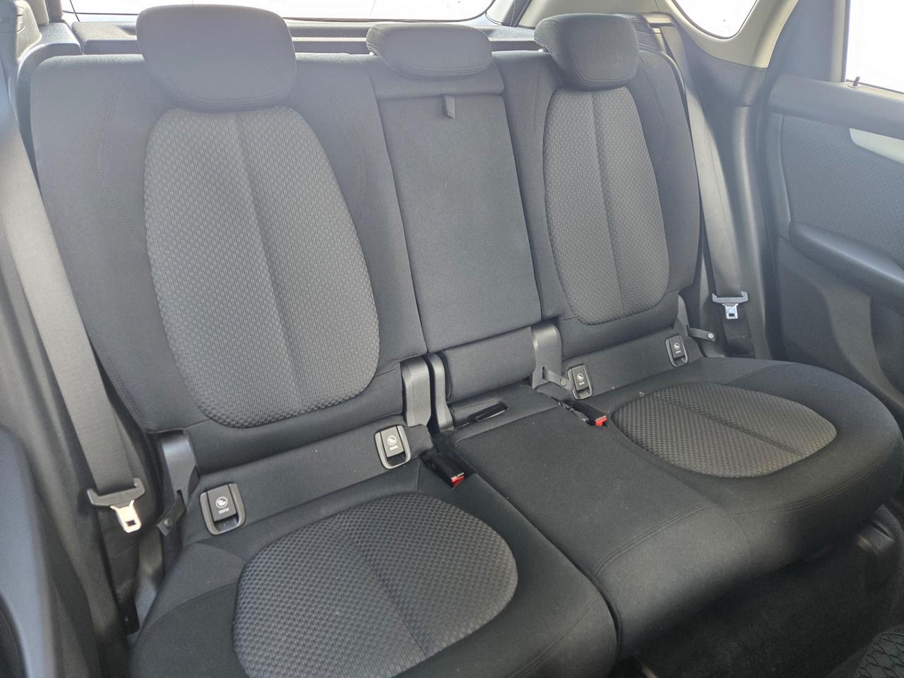 BMW 220i Active Tourer Advantage