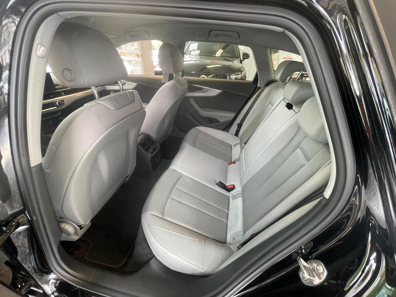 Audi A4 Avant 40 TDI quattro S tronic Business Advanced