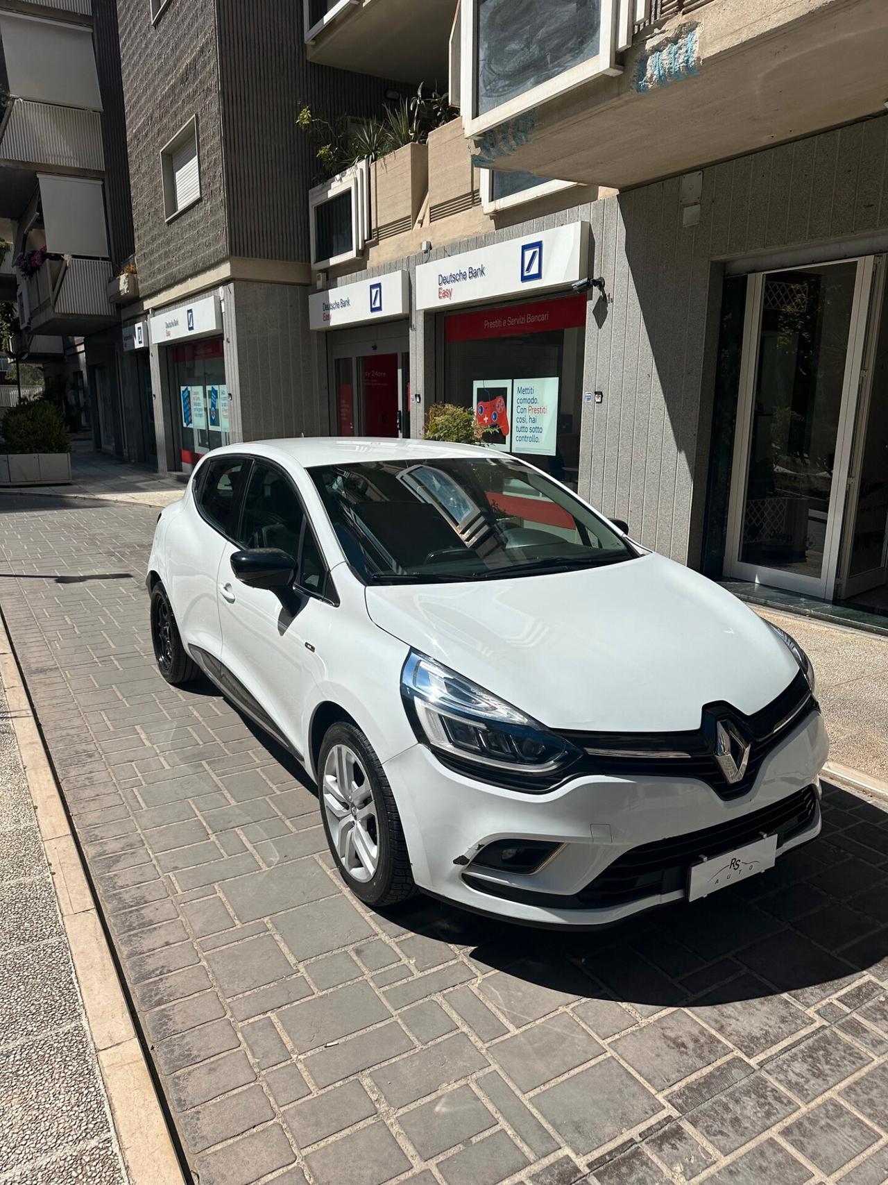 Renault Clio TCe 12V 90 CV GPL 5 porte Moschino Life