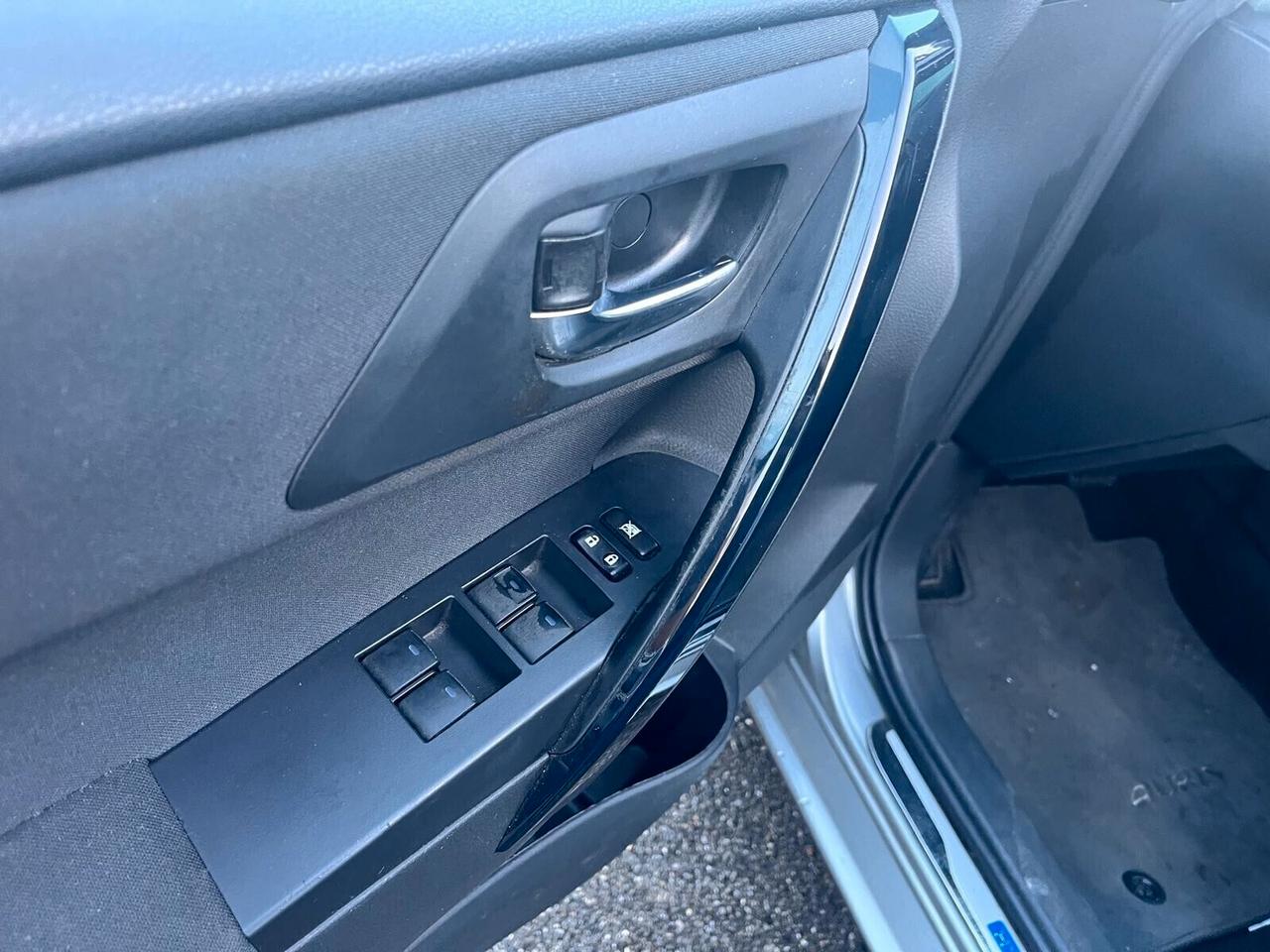 Toyota Prius 1.8 Lounge - 2016