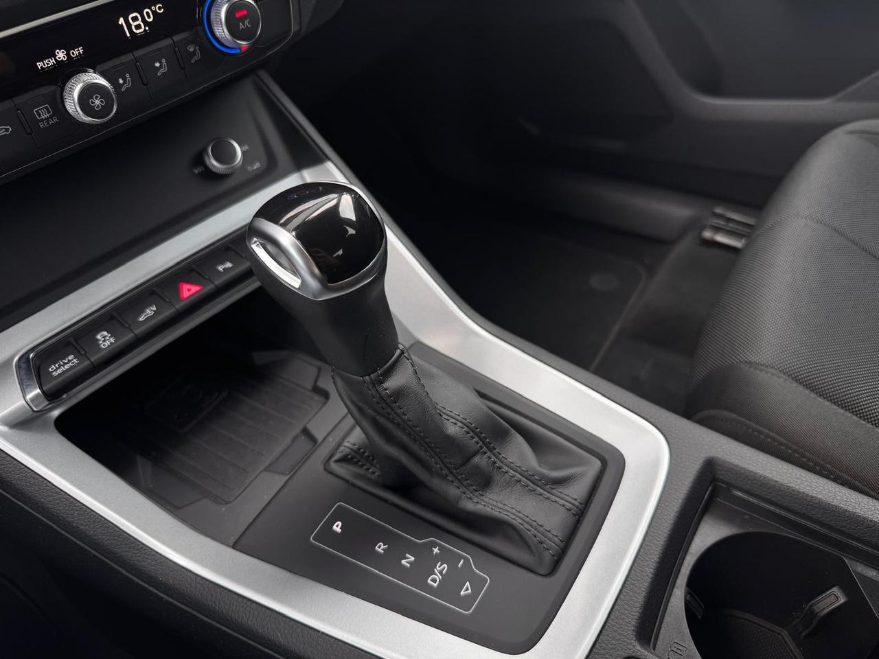 AUDI Q3 45 TFSIe S-TRONIC S-LINE EDITION