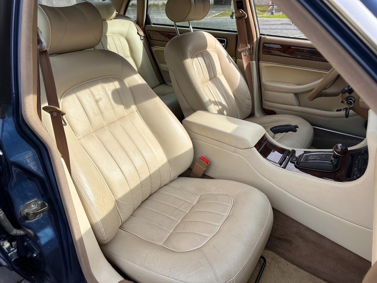 Jaguar XJ 4.0 6 Cil. 241cv Automatica ASI