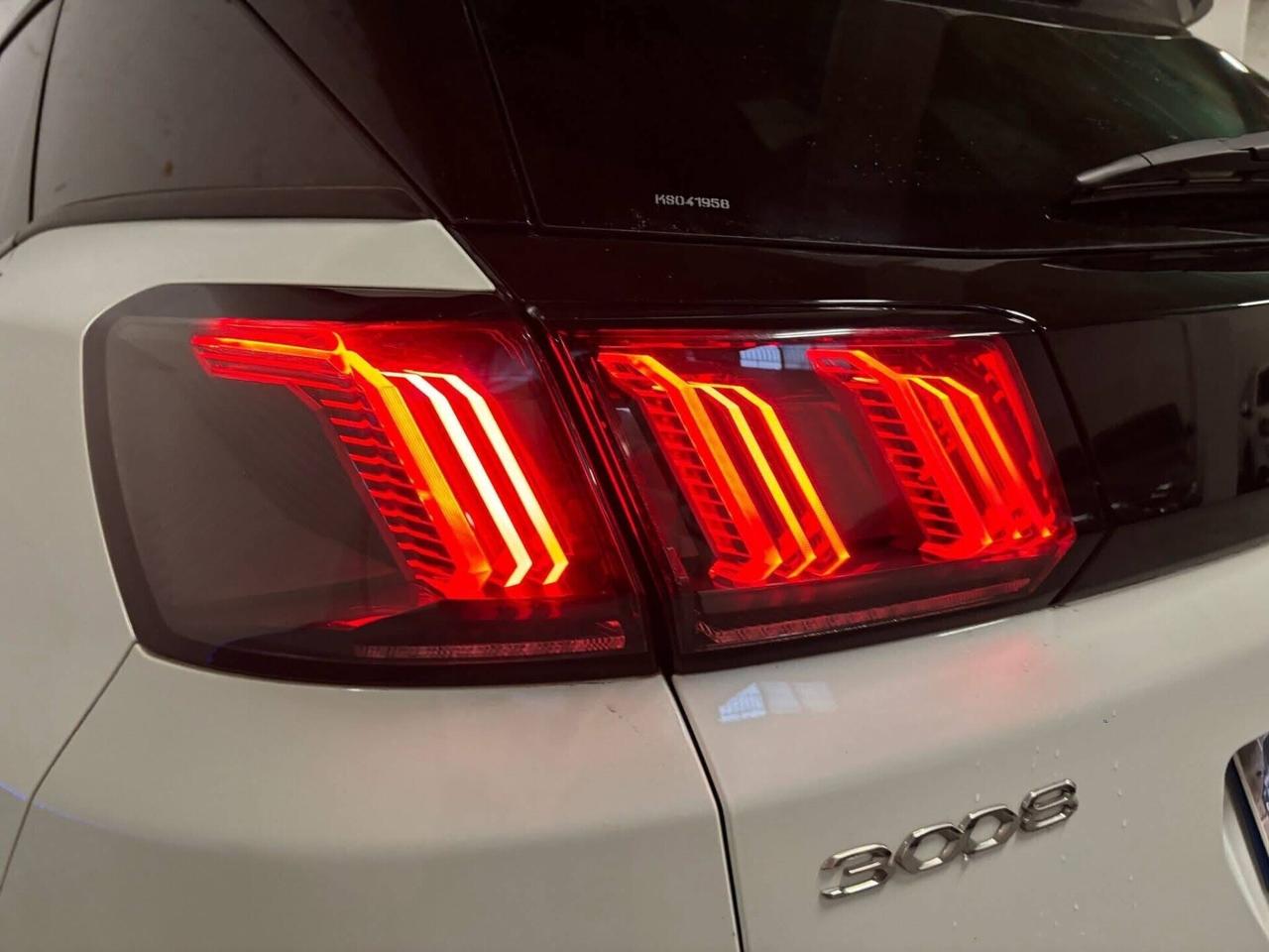 Peugeot 3008 BlueHDi 130 S&S EAT8 Allure