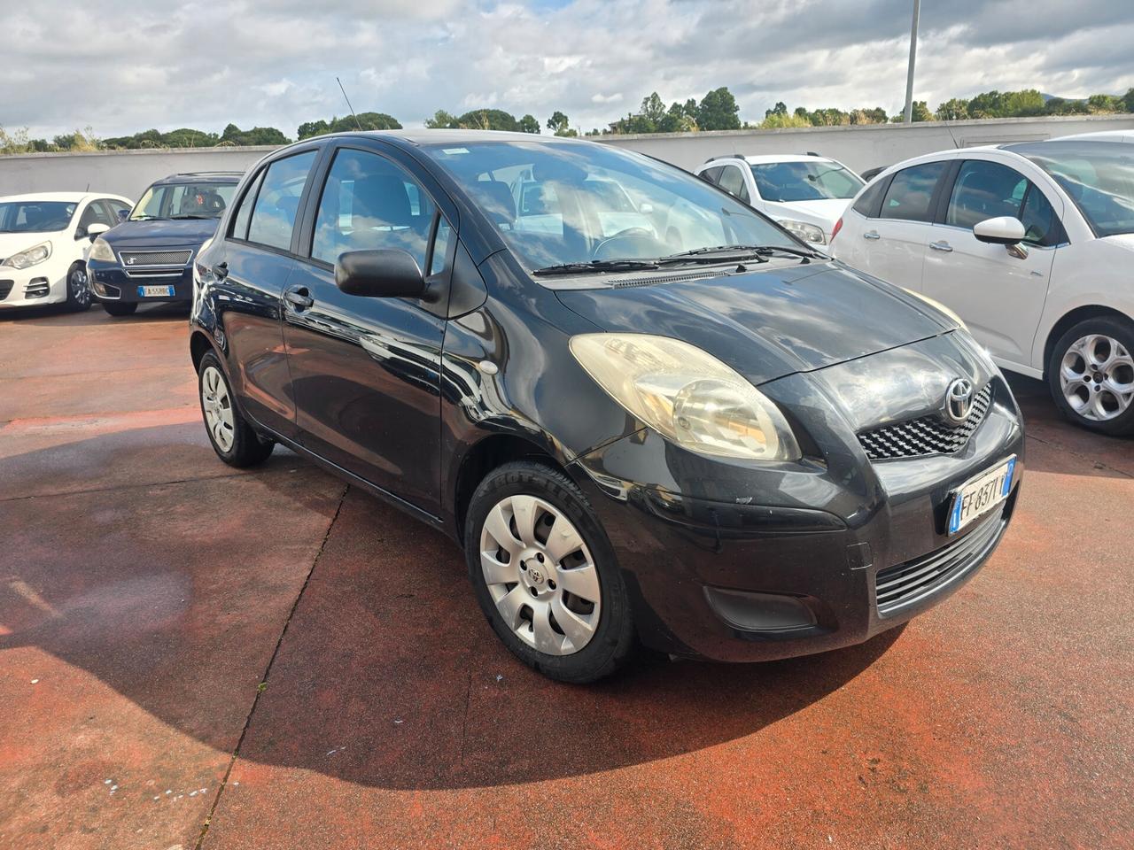 Toyota Yaris 1.0 5 porte Sol