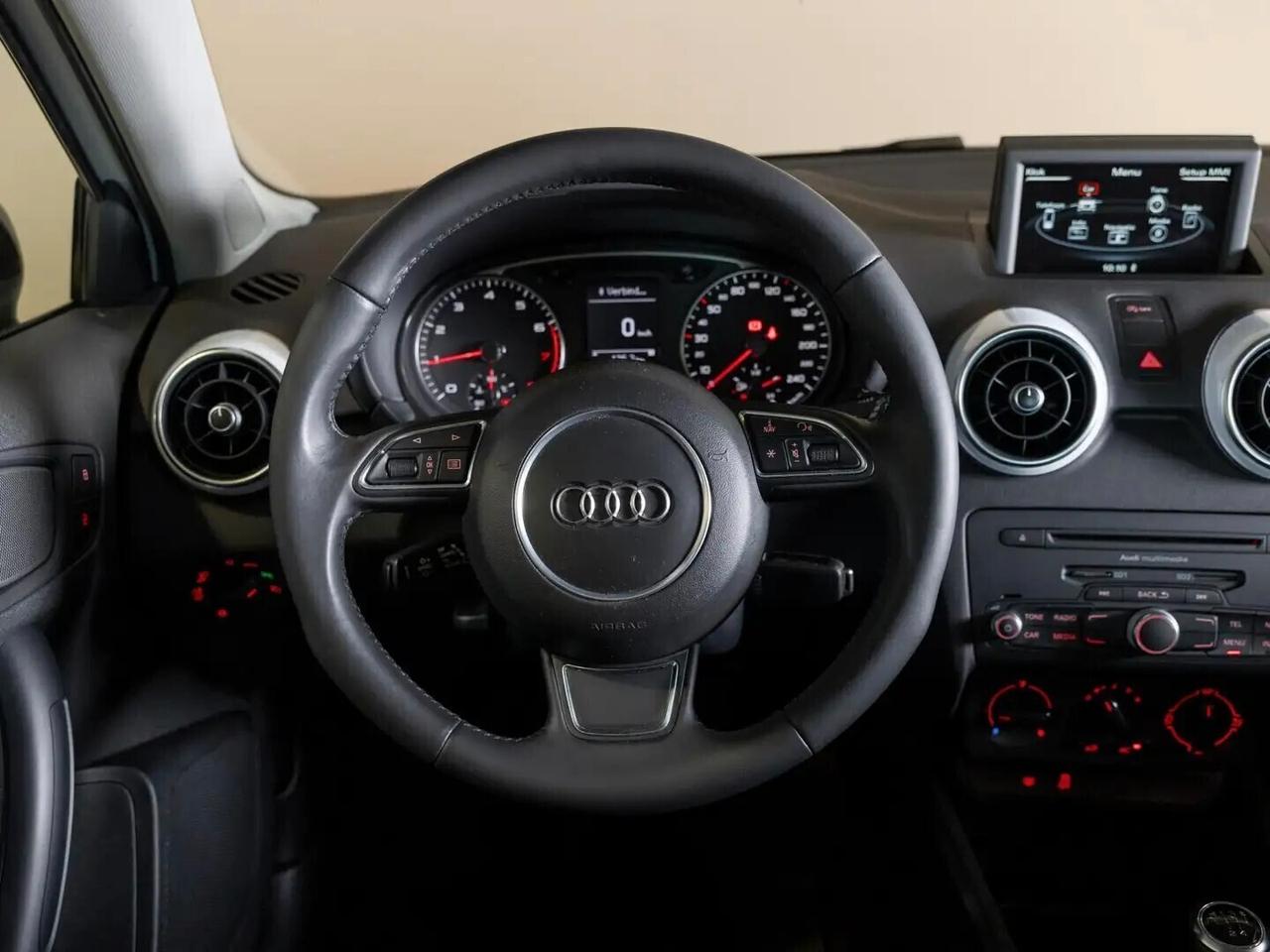 Audi A1 1.2 TFSI S line edition