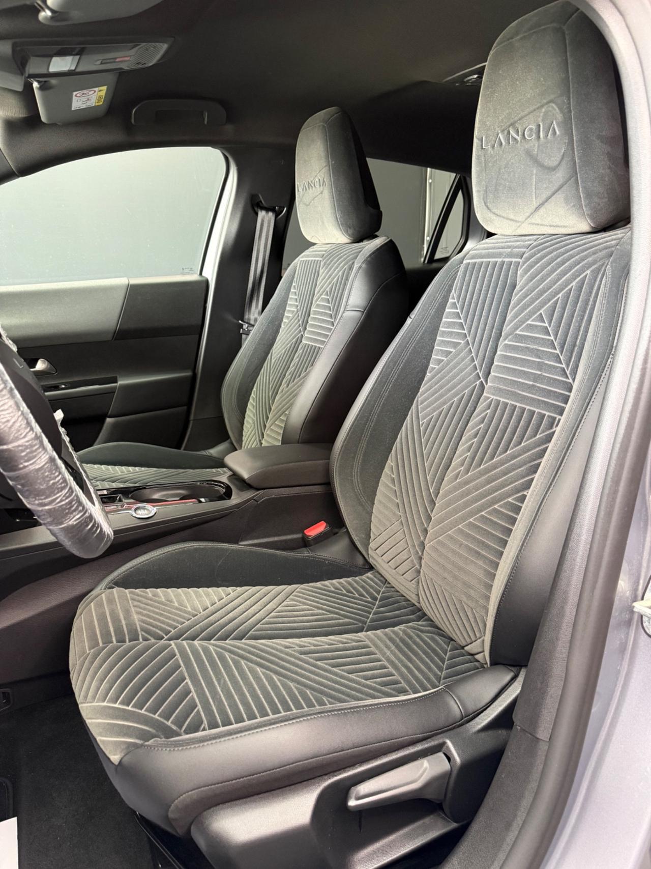 Lancia Ypsilon 1.2 Hybrid Edizione Cassina