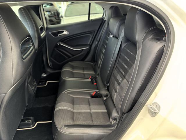 MERCEDES-BENZ GLA 180 d Automatic Sport (Tetto/Navi/Retro/Led)