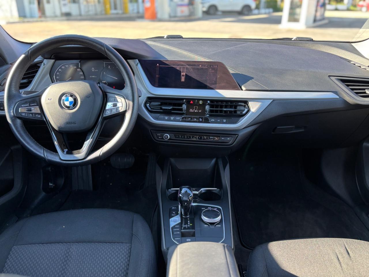 Bmw 116 116d 5p. Business Advantage