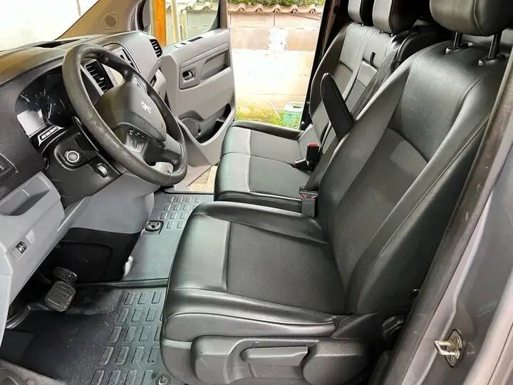 Peugeot Expert 2.0 BlueHDi 120 S&S EAT 3posti