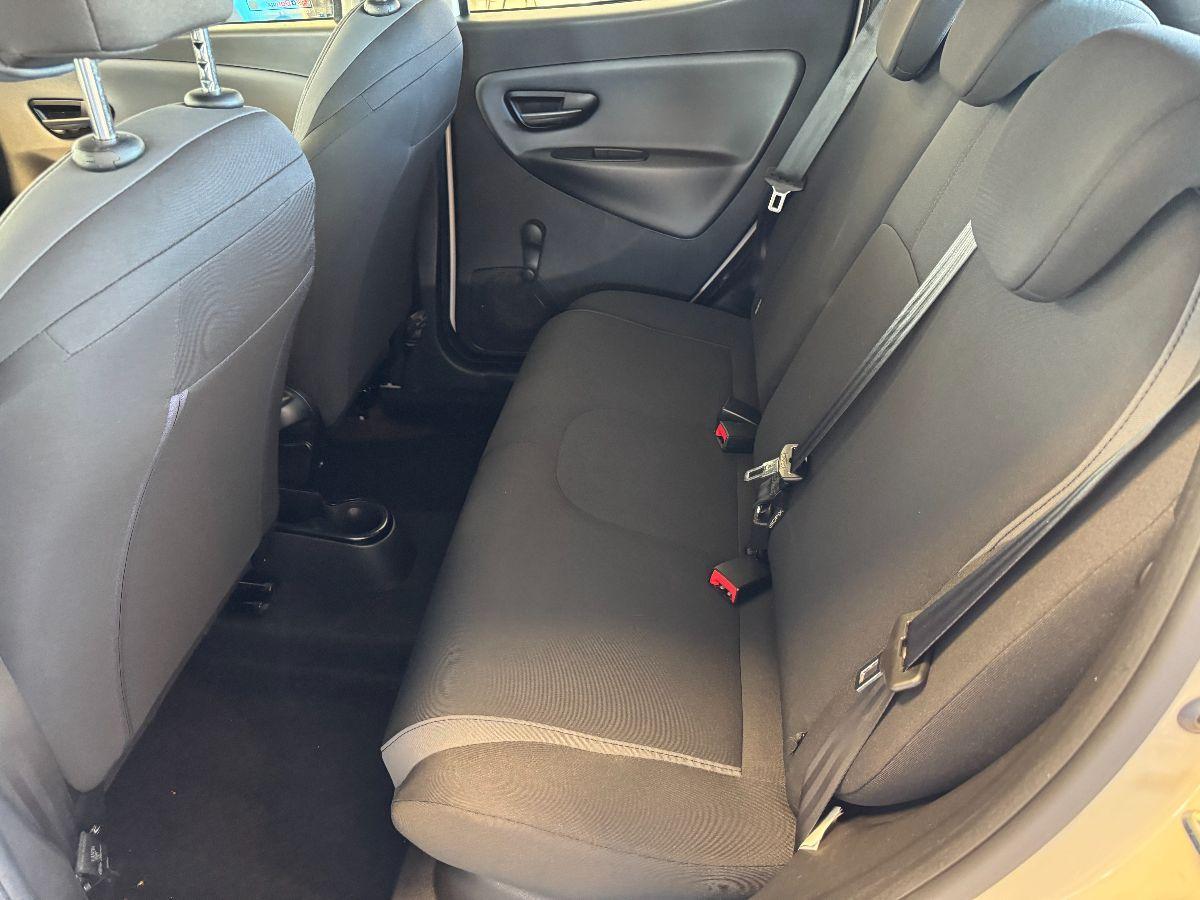 LANCIA Ypsilon 1.2 69 CV 5 porte Gold