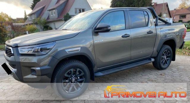 TOYOTA Hilux 2.8 D A/T 4WD 4 porte Double Cab Invincible