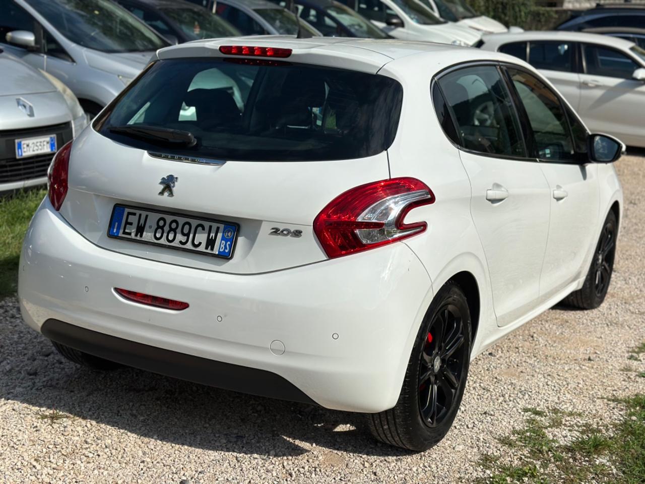 Peugeot 208 1.4 HDi 68 CV 5P ALLURE NEOPAT KMCERT