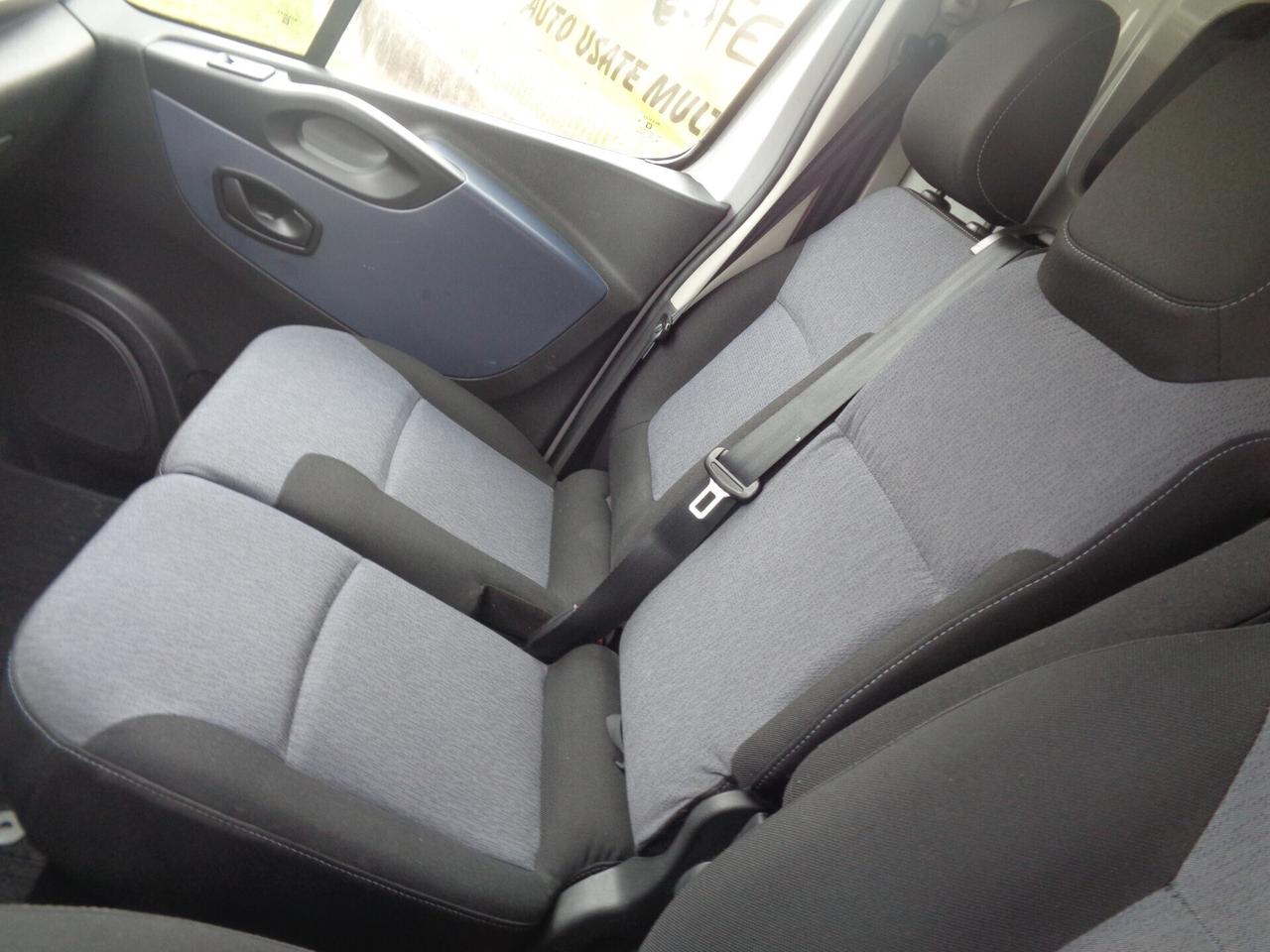 Vivaro 1.6 BiTurbo friziobne e volano km0 garz 12