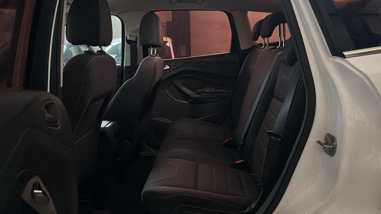 Ford Kuga 2.0 TDCI 140 CV 4WD Powershift