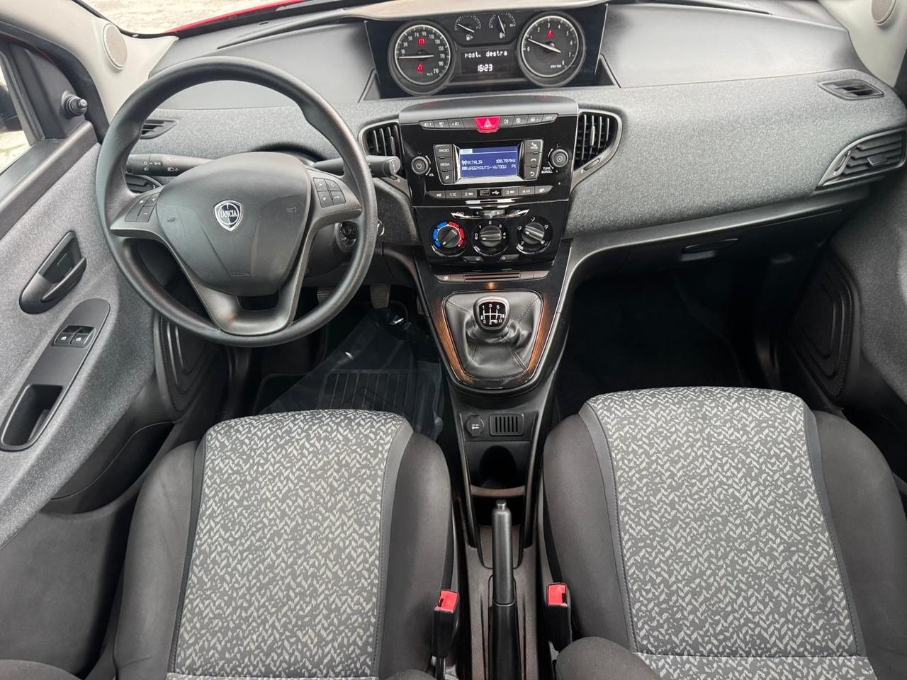 Lancia Ypsilon 1.0 FireFly 5 porte S&S Hybrid Ecochic Gold neopatentati
