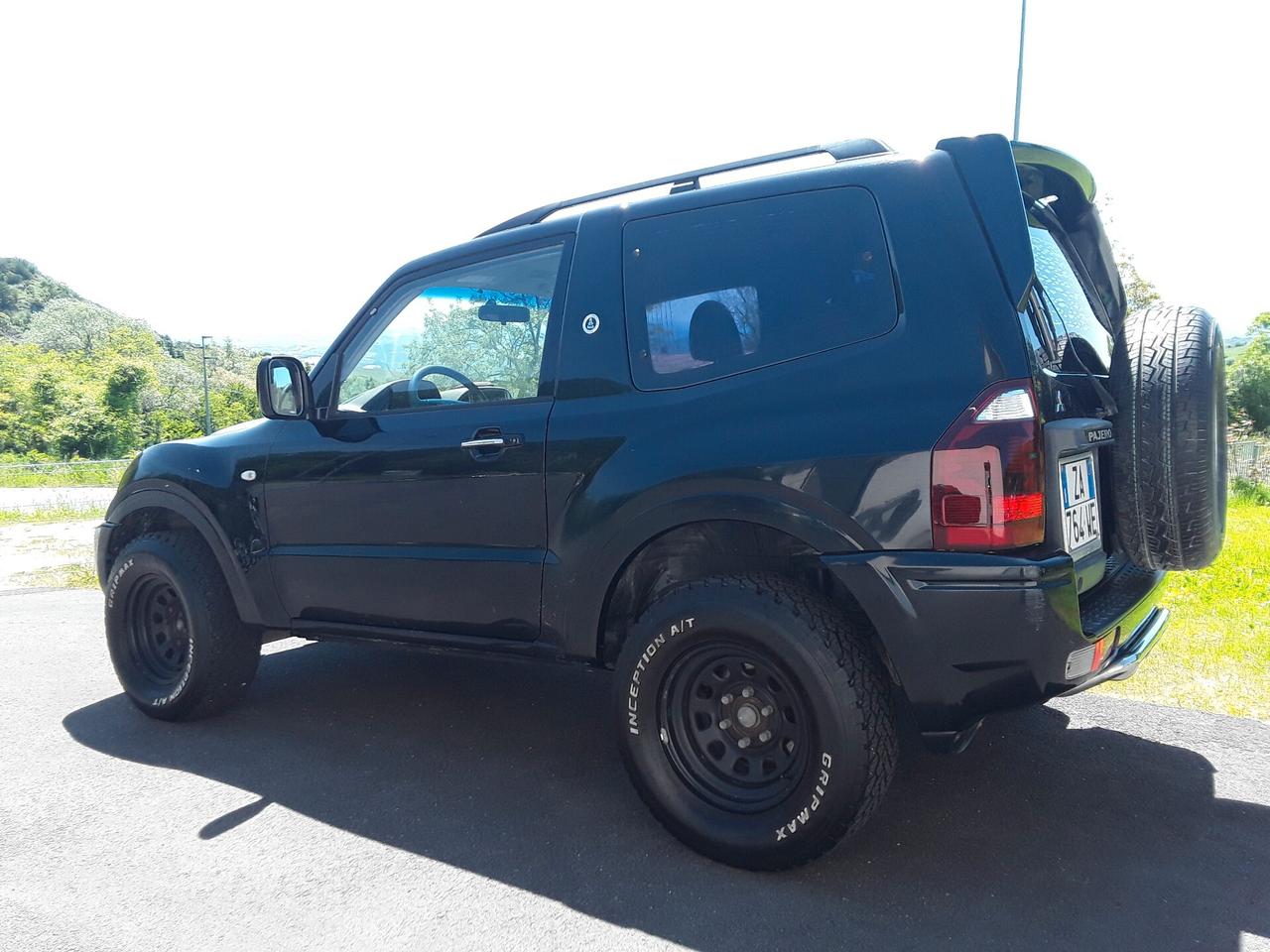 Mitsubishi Pajero 2.5 TDI 3p. Instyle