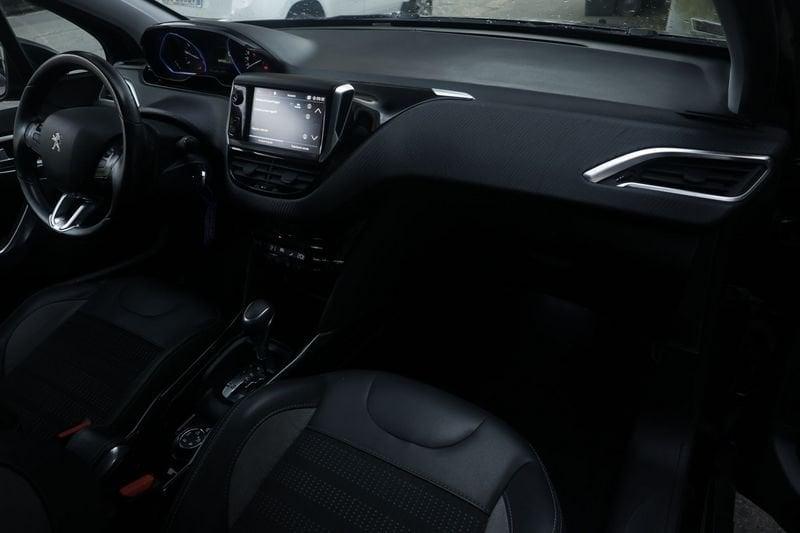 Peugeot 2008 Peugeot 2008 PureTech Turbo 110 EAT6 S&S Black Matt Unicoproprietario