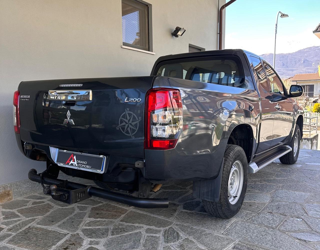 Mitsubishi L200 Club Cab L200 cl.cab 2.3d Invite 4wd 150cv