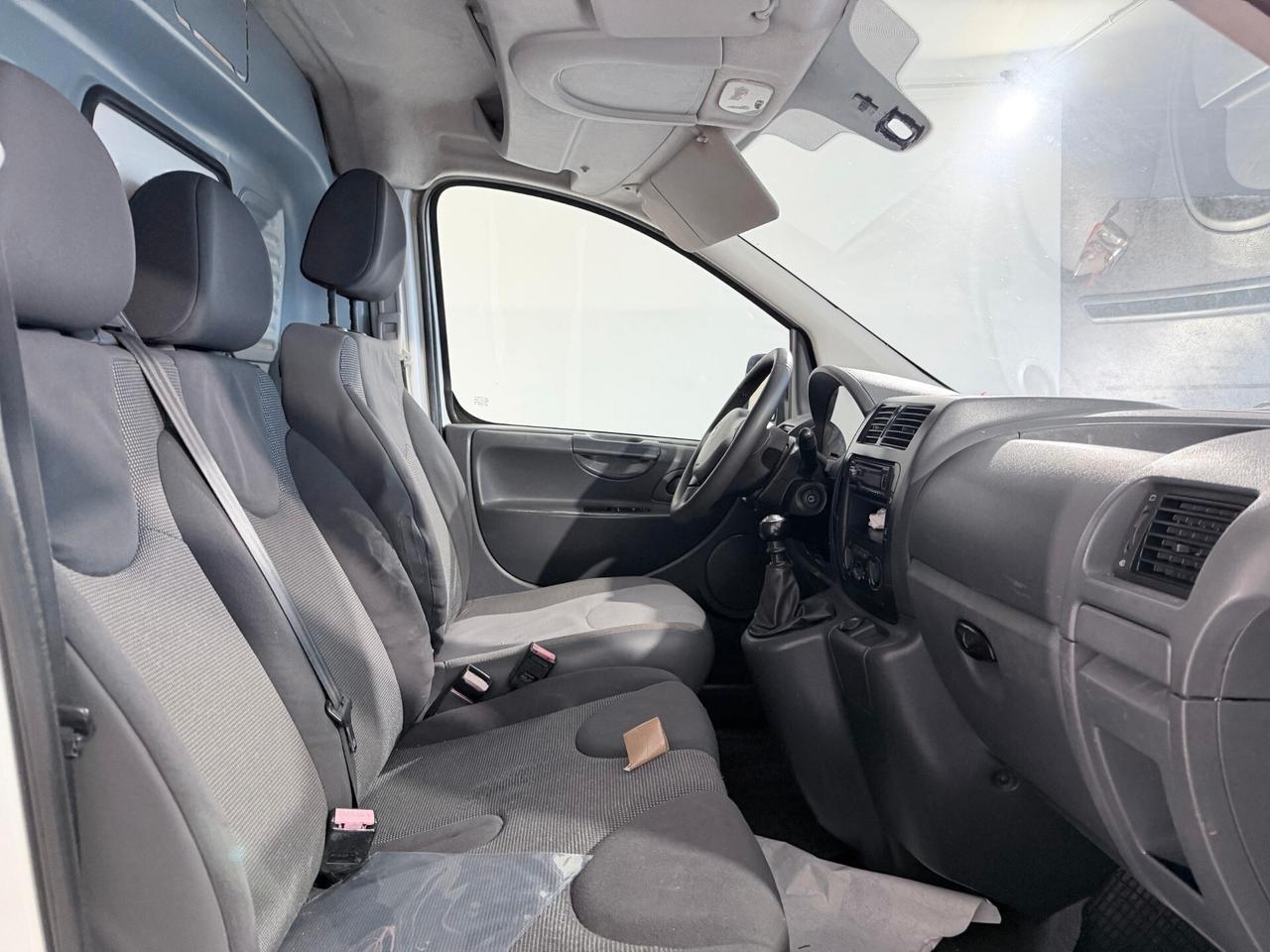 Peugeot Expert 2.0 HDi 125CV COIBENTAZIONE INTERNA 3POSTI