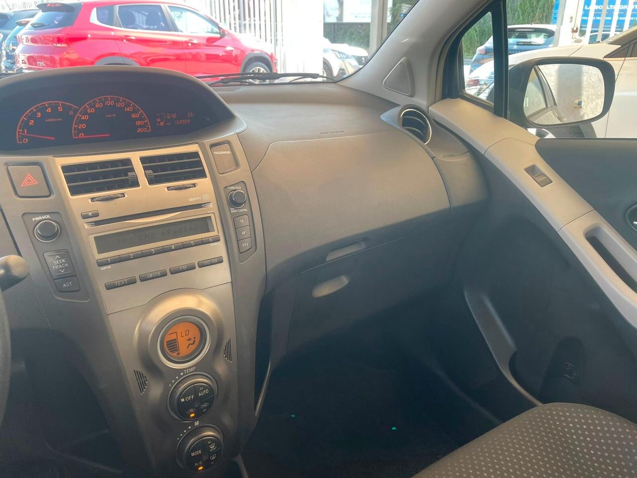 Toyota Yaris 1.4 D-4D DPF 5 porte Sol