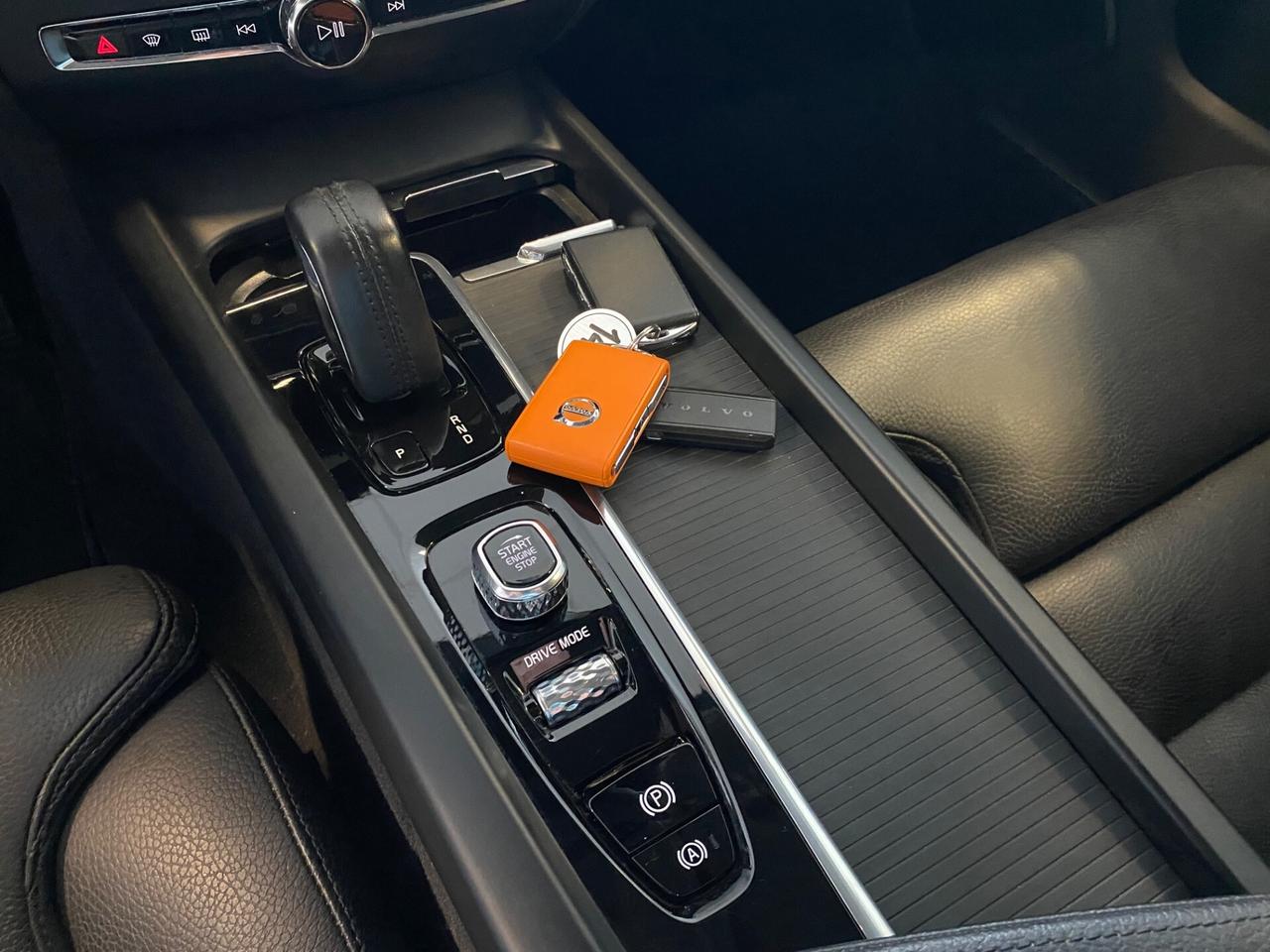 Volvo V60 B4 2.0 197 CV Geartronic Momentum Business Pro