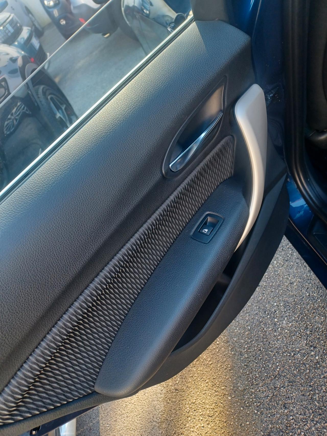 Bmw 116 d Urban LED BIXENO ANNO 2015