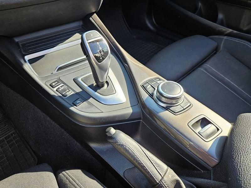 BMW Serie 2 220d Cabrio Luxury auto my18