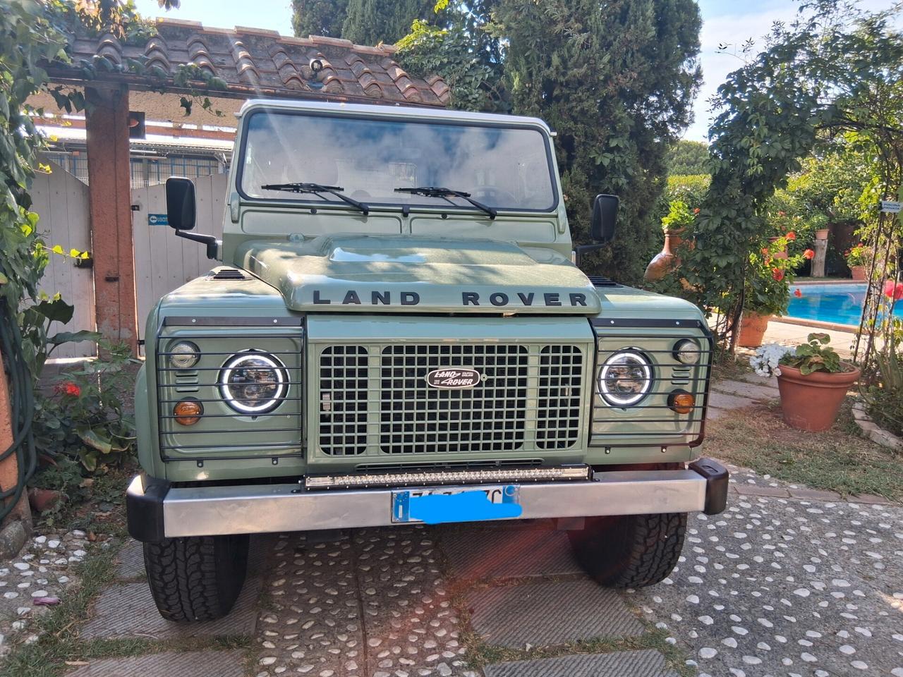 Land Rover Defender 90 2.2 TD4 Station Wagon E N1