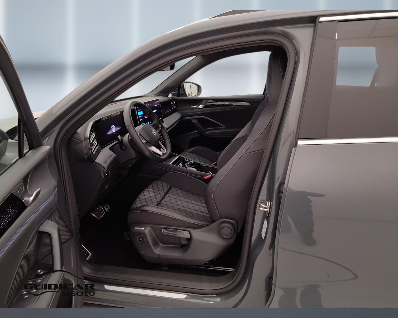 VOLKSWAGEN Tiguan III 2024 - Tiguan 2.0 tdi R-Line 150cv dsg