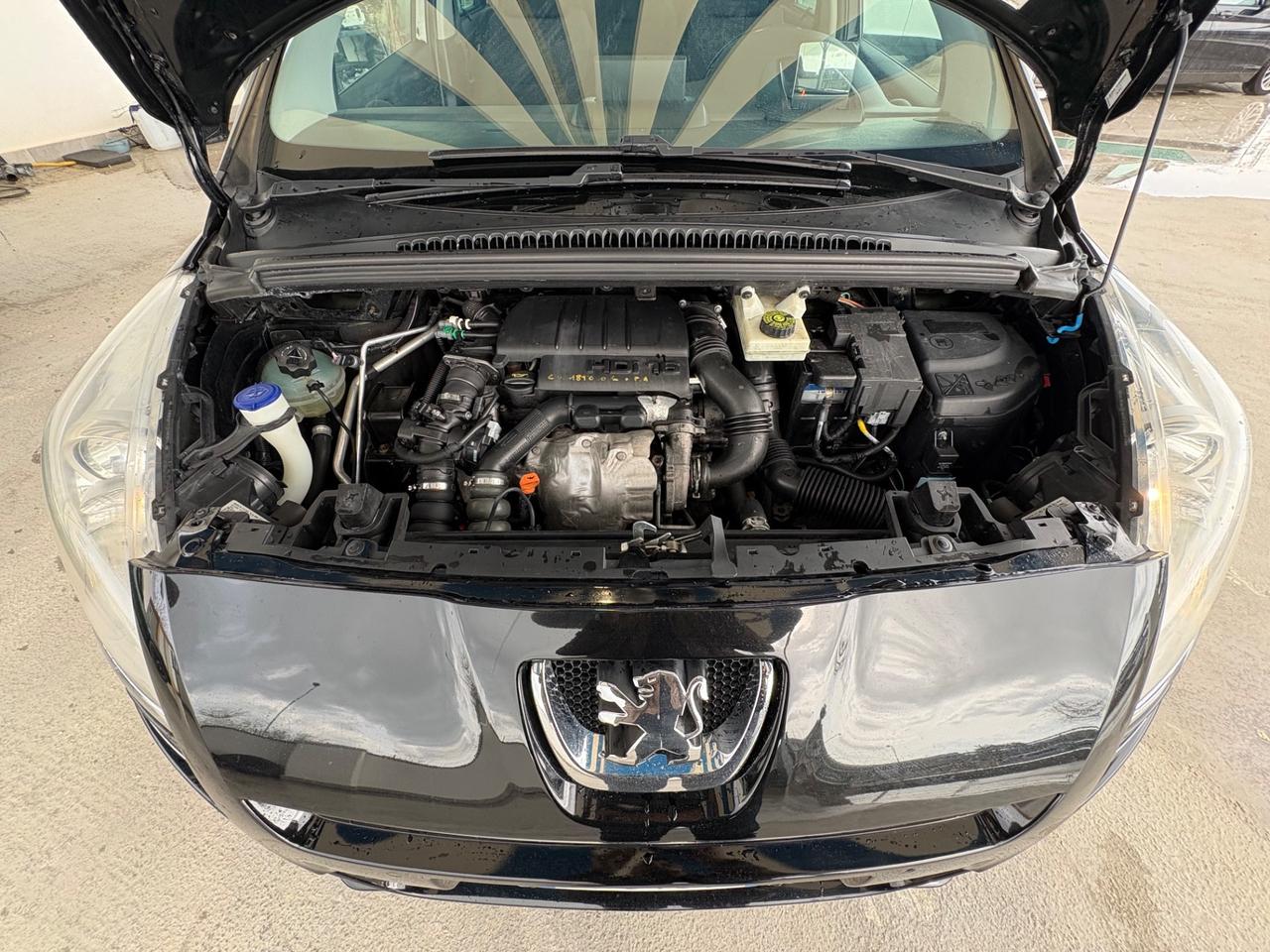 Peugeot 5008 1.6 HDi 110CV Féline