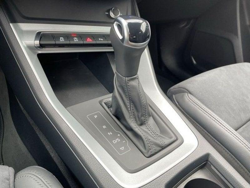 Audi Q3 35 TFSI S tronic S line Led Matrix Camera 18"
