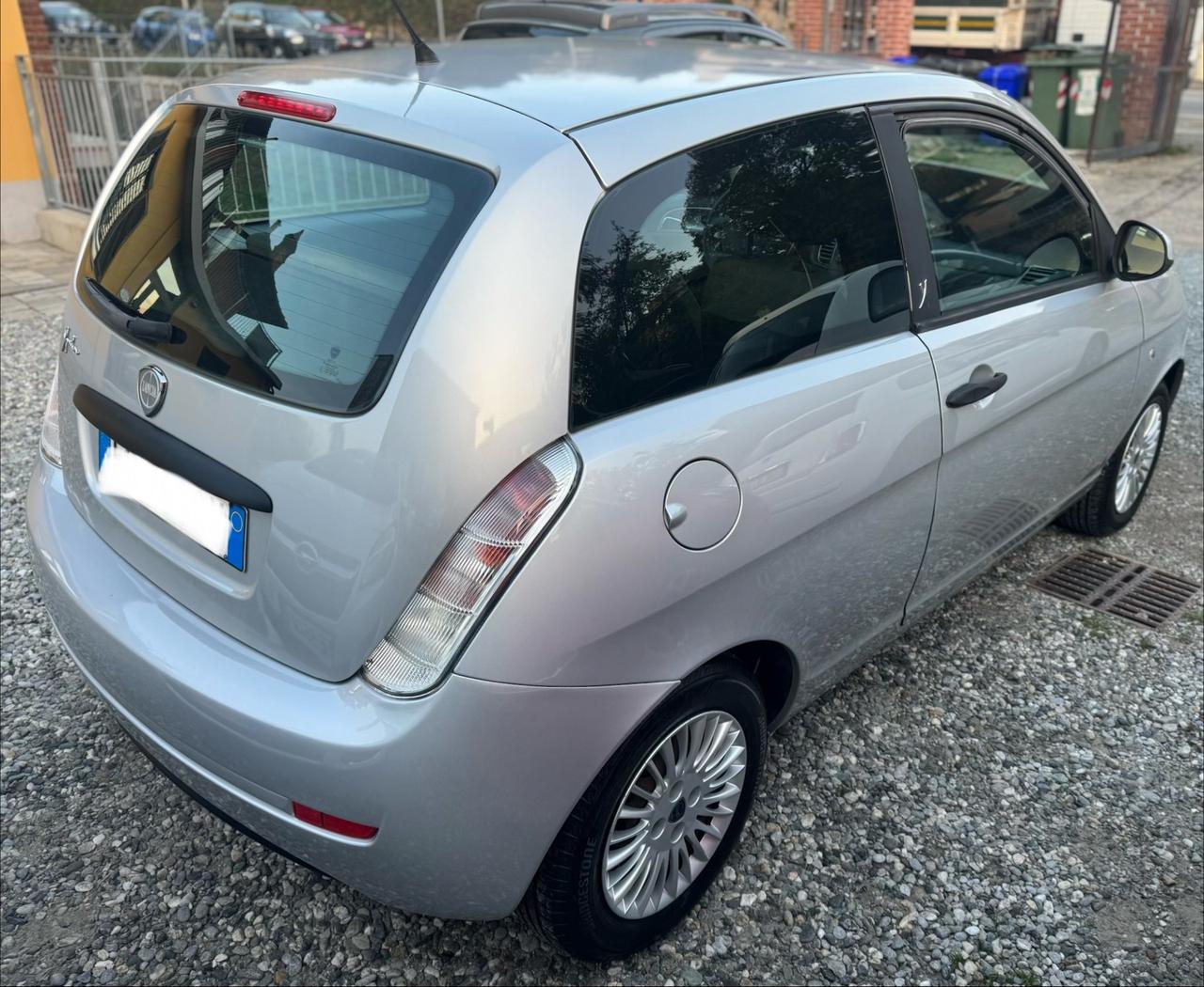 Lancia Ypsilon 1.2 benzina adatta neopatentati