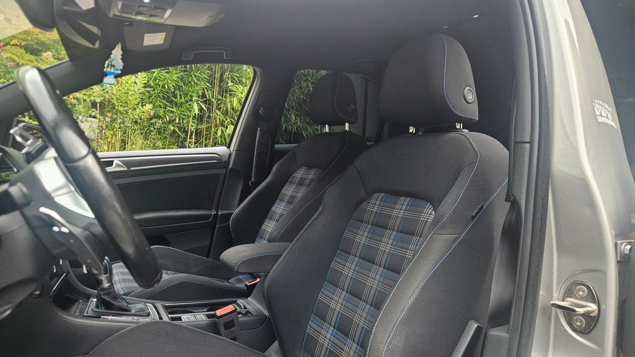 Volkswagen Golf GTE 1.4 TSI DSG 5p. Plug-In-Hybrid