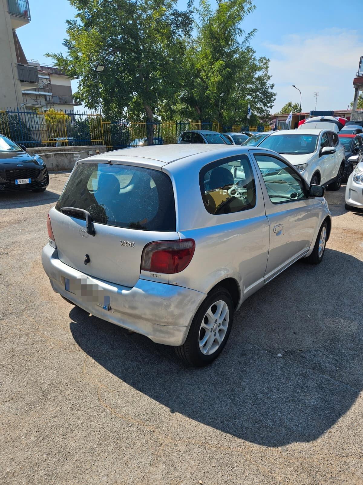 Toyota Yaris 1.0i 16V cat 3 porte