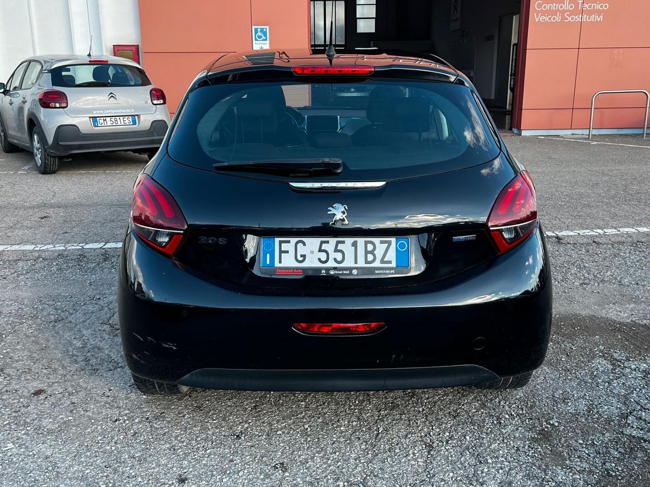 Peugeot 208 PureTech 82 5 porte Allure