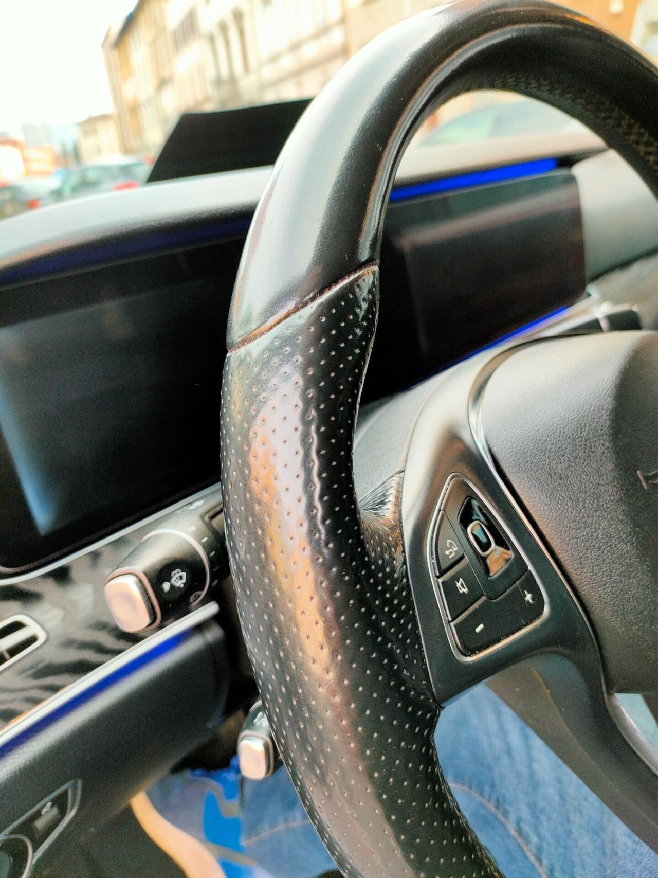 Mercedes-Benz E 220d Auto Premium Plus + Pack AMG