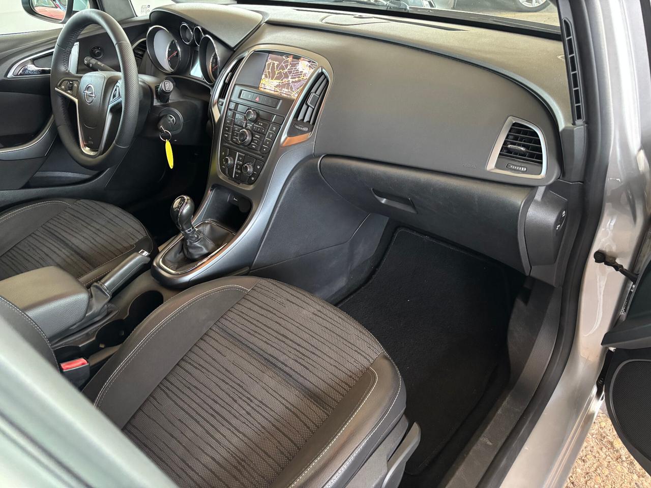 Opel Astra 1.7 CDTI 110CV Sports Tourer Cosmo NEOPATENTATO