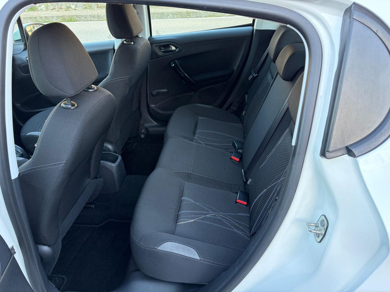 Peugeot 208 1.4 HDi 68CV 5 porte Access