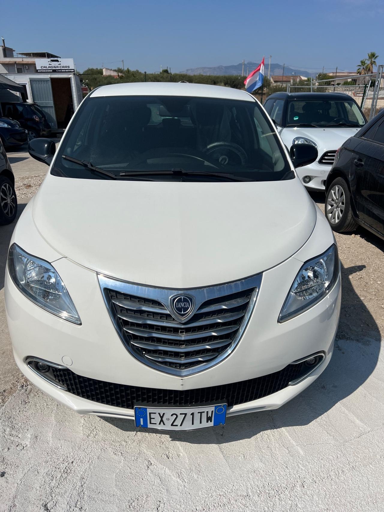 Lancia Ypsilon 1.2 69 CV 5 porte Platinum