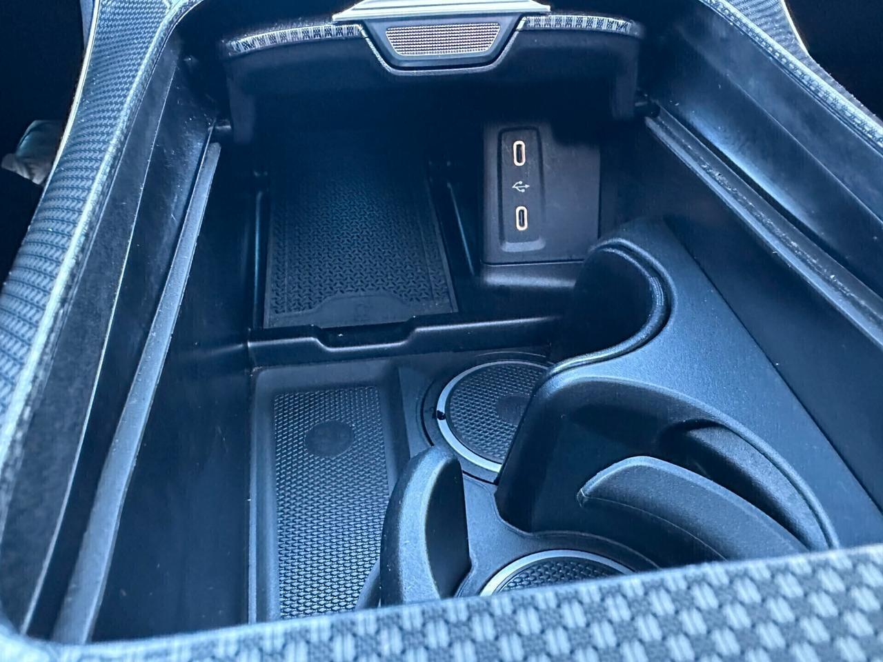 Mercedes-benz GLC 220 d 4M. AMG Premium_PANORAMA_FARI DIGITAL LED_ CAMERA 360_HEAD-UP_BLACK