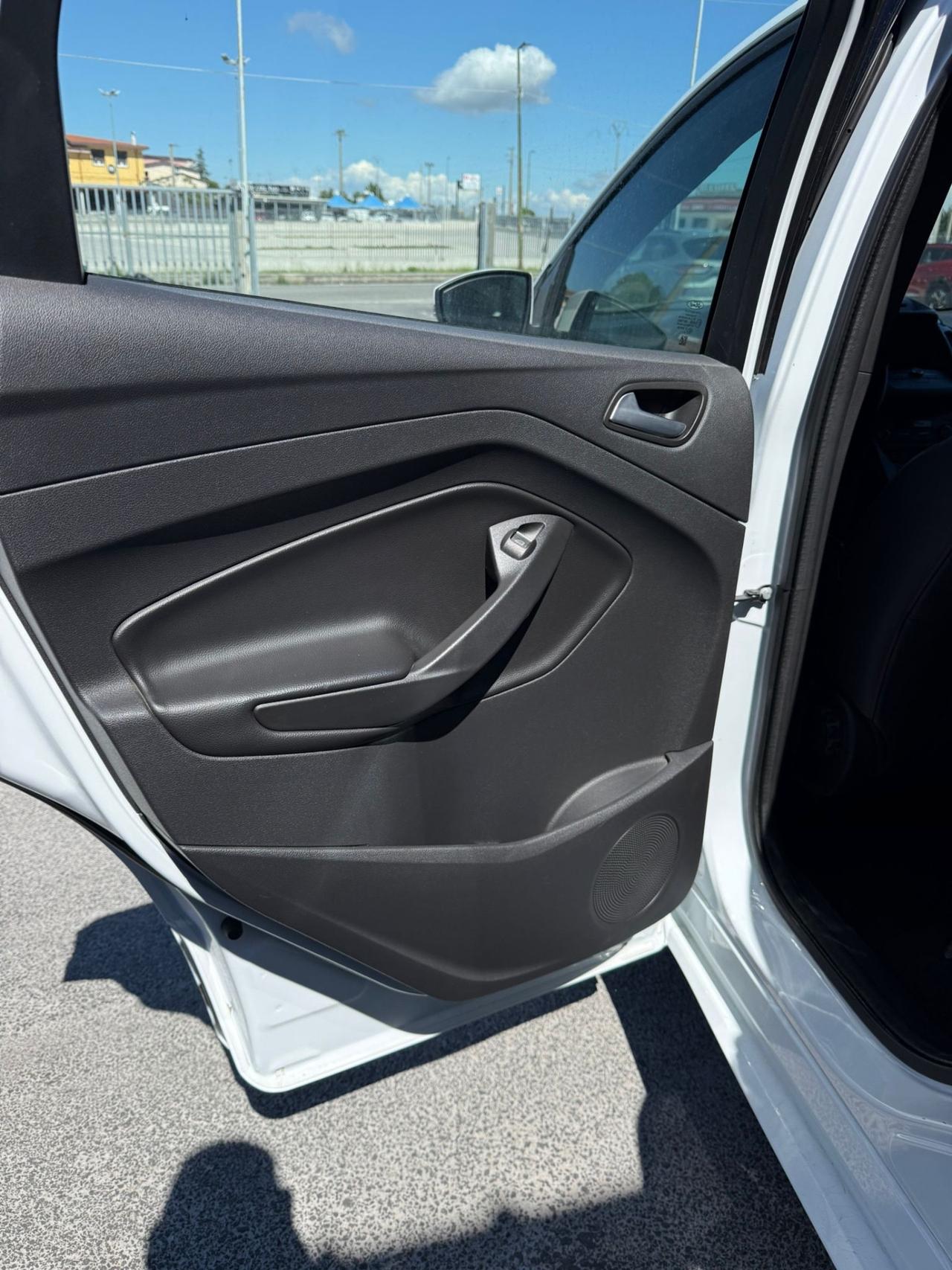 Ford Kuga 1.5 TDCI 120 CV S&S 2WD ST-Line