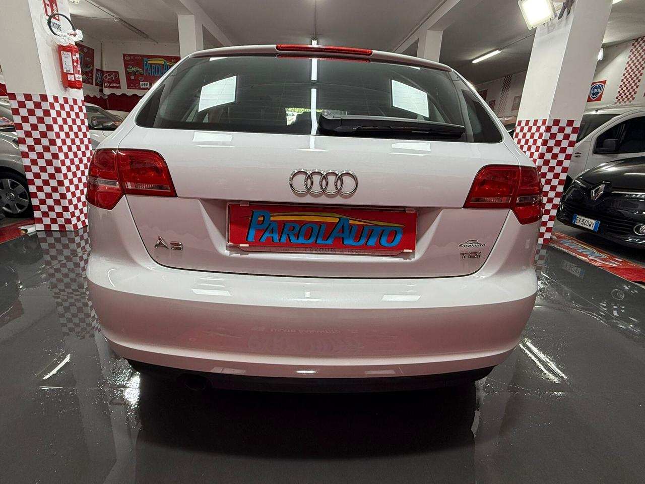 Audi A3 SPB 1.6 TDI 90cv Young - 2013