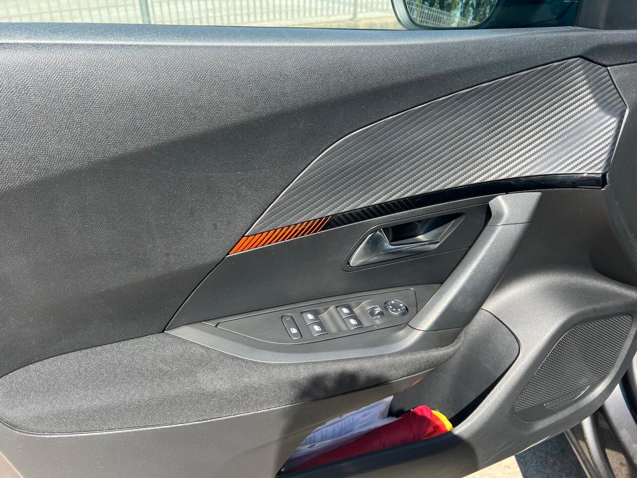 Peugeot 2008 PureTech 130 S&S EAT8 Allure Navi Pack
