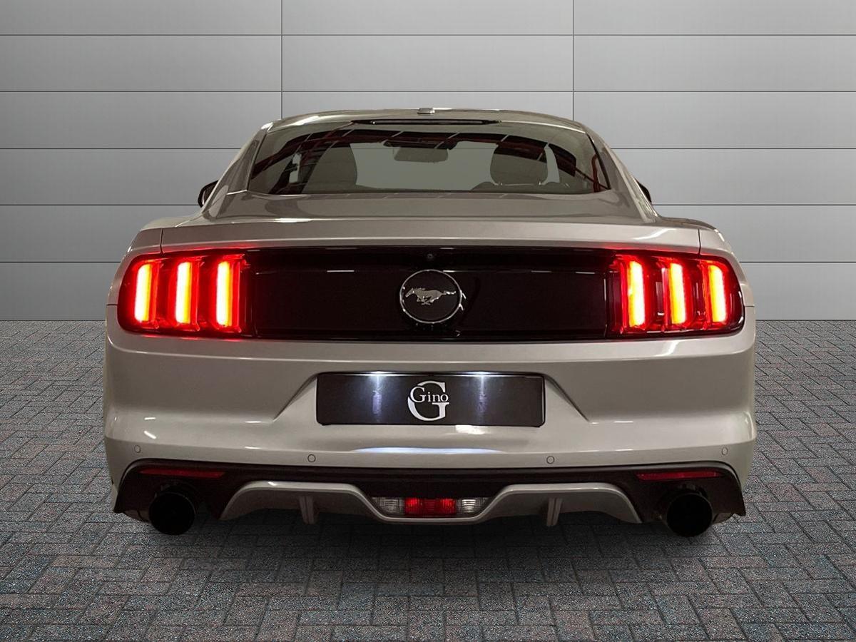FORD Mustang VI 2015 Fastback - Mustang Fastback 2.3 ecoboost 317cv auto