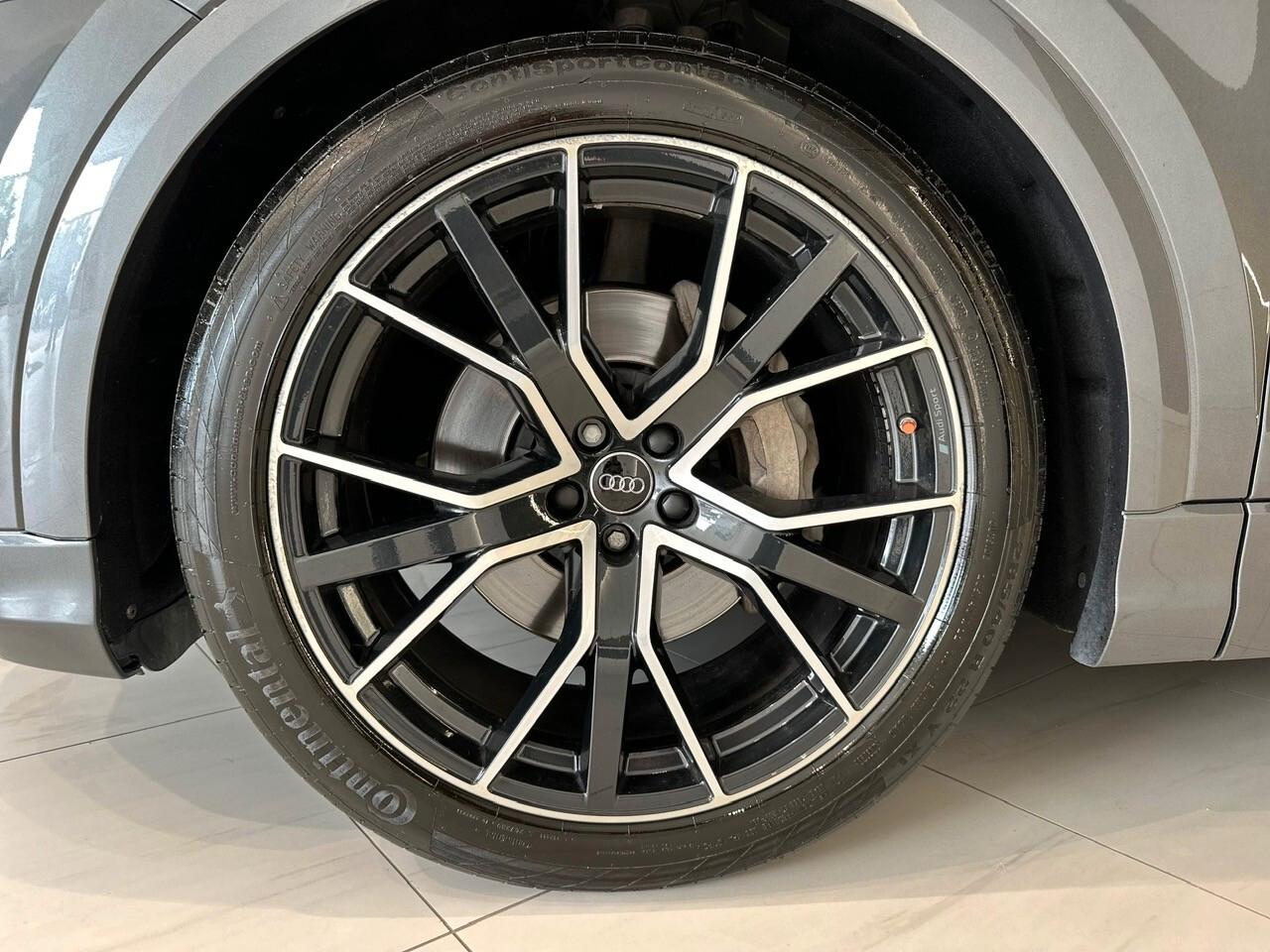 AUDI Q8 50 TDI 286 CV TETTO S LINE FULL