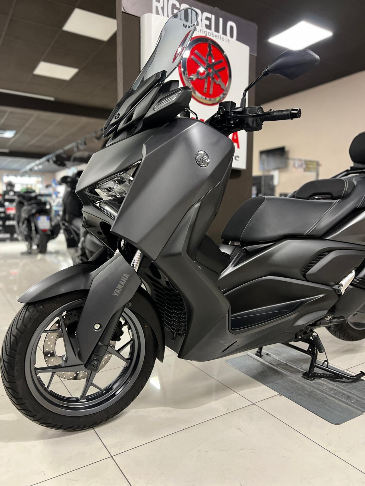 Yamaha X-Max 300